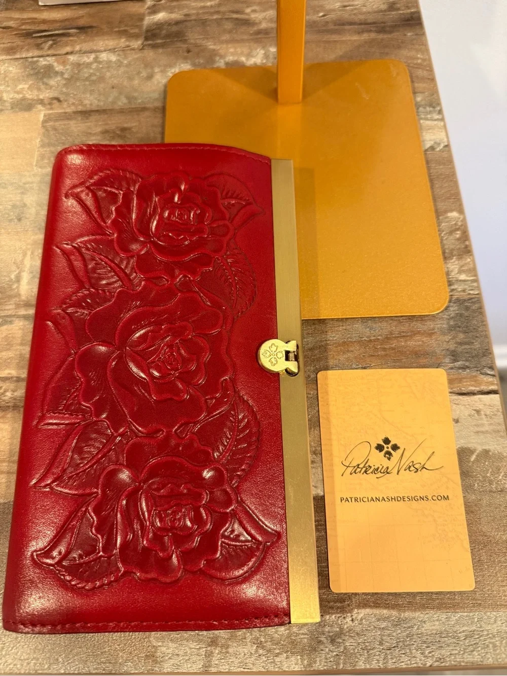 Patricia Nash Tooled Leather Rose Kiss Lock Wallet Clutch Red Floral Wallet